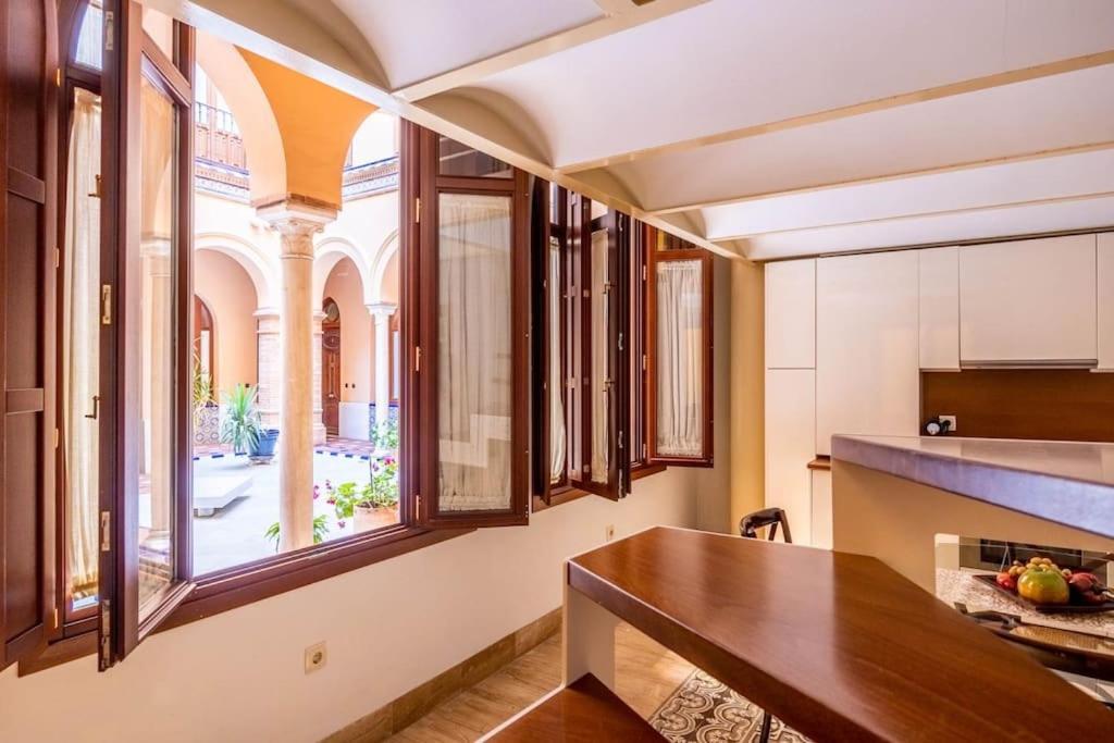 Luxury & Elegant Duplex In Center Apartment *